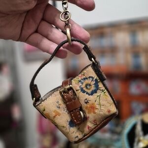 Patricia Nash Floral Tan Key Holder